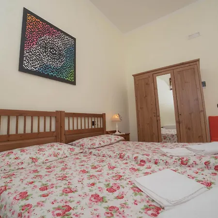 Alloggio per agriturismo Fiori D'arancio *